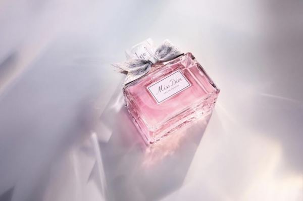 Натали Портман представила новую версию аромата Miss Dior